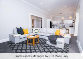 The Byng House Grand and Central, Entertain 12